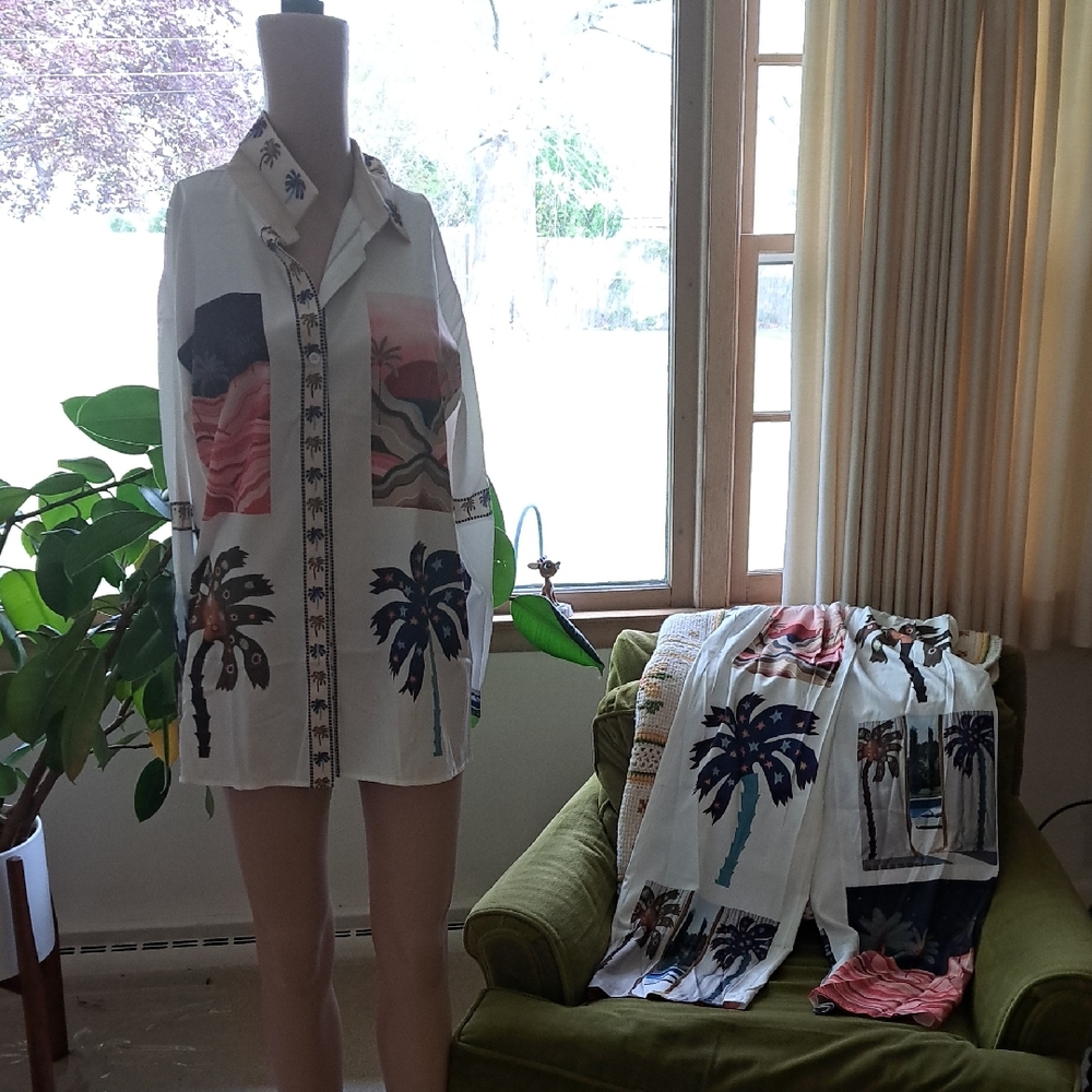 Tropical Print Button-Up & Pants Inseam 29" Ptp 22" This Is A Stunning Set.